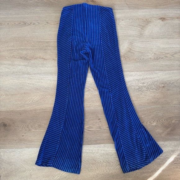 Free People Penny Pull-On Velvet Flared Pants Blue Medium Eventide Regular - Picture 3 of 9